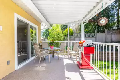Front Yard Photo of 34470 Laburnum Avenue, Abbotsford, BC