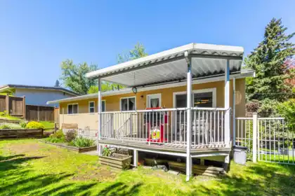 Neighborhood Park Photo Near 34470 Laburnum Avenue, Abbotsford, BC