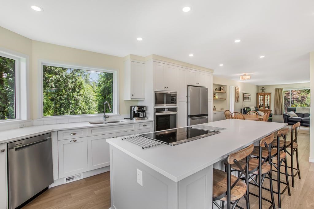 Primary Bathroom Photo of 31161 Silverhill Avenue, Mission, BC