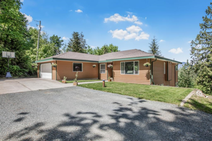 Hot Tub / Spa Photo of 31161 Silverhill Avenue, Mission, BC