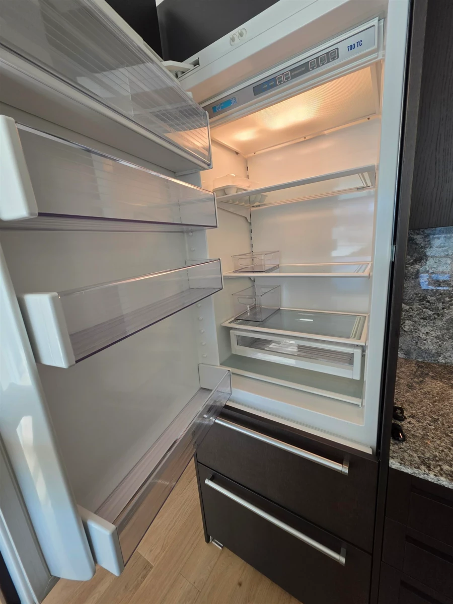 Guest Bathroom Photo of 2706 1011 W Cordova Street, Vancouver, BC