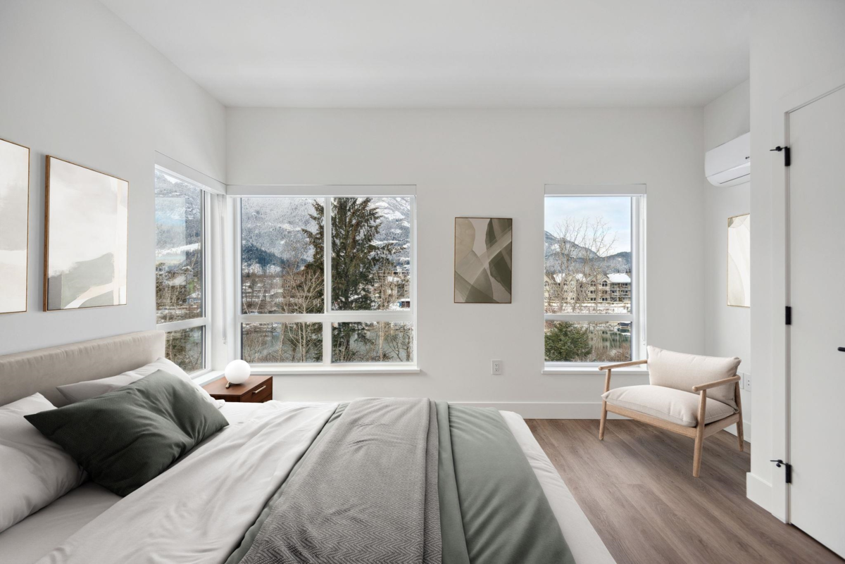 Dining Area Photo of 38073 Helm Way, Squamish, BC