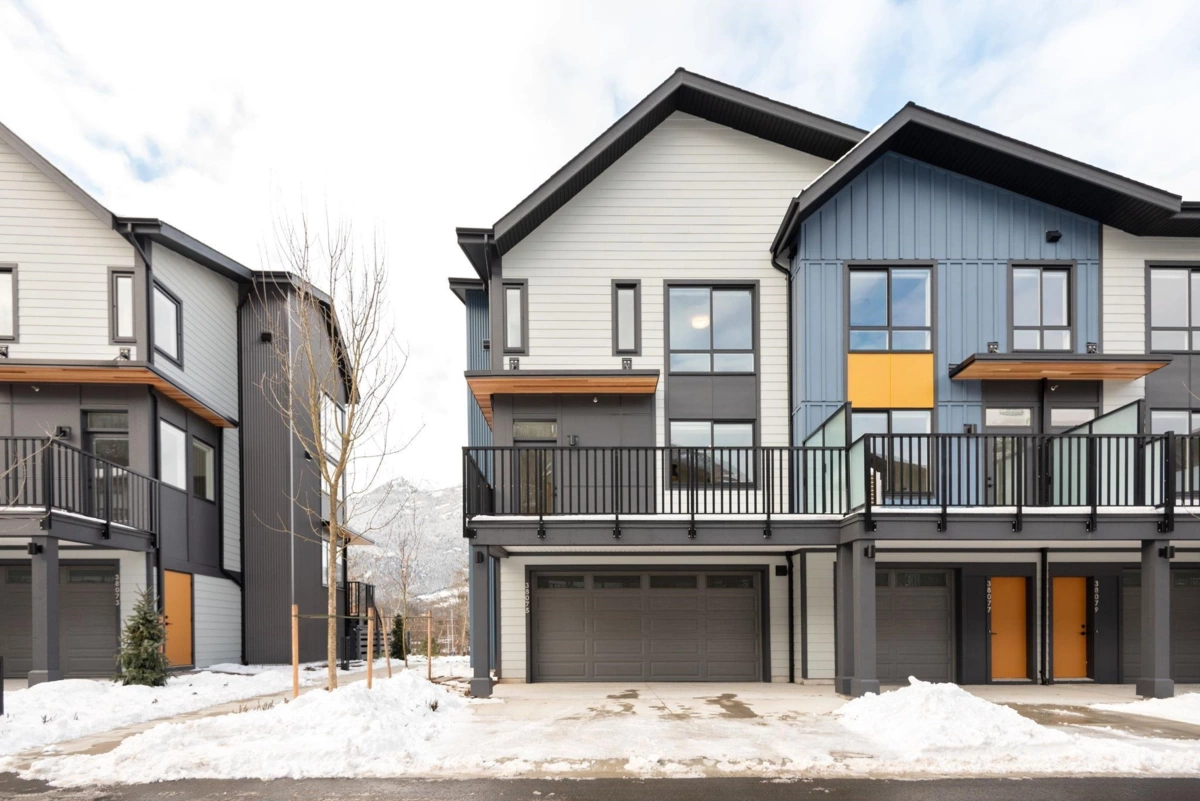 Living Room Photo of 38073 Helm Way, Squamish, BC