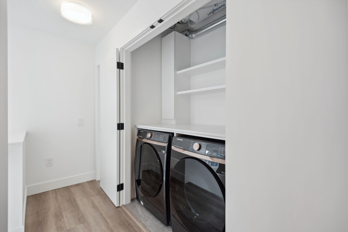 Outdoor Kitchen Photo of 38073 Helm Way, Squamish, BC