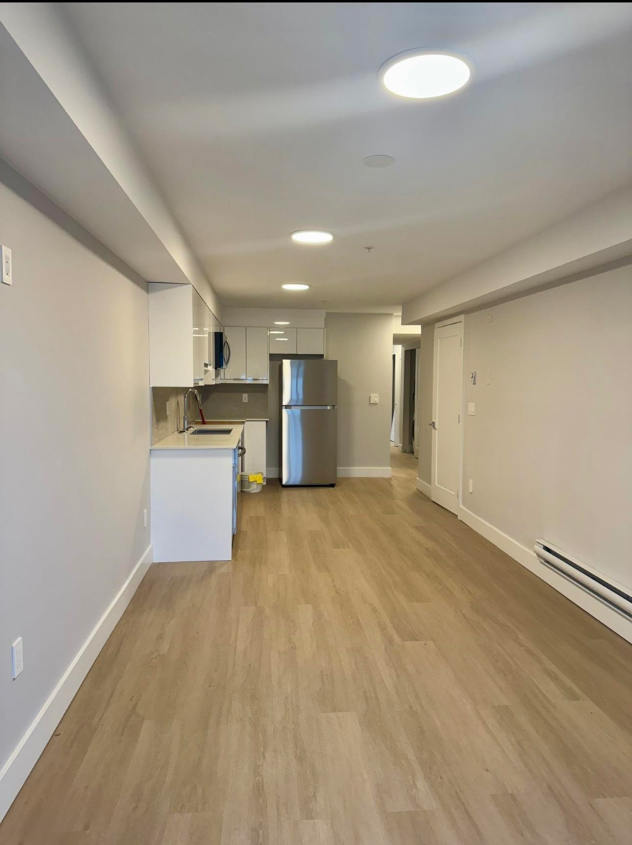 Kitchen Photo of 204 3050 Kingsway, Vancouver, BC