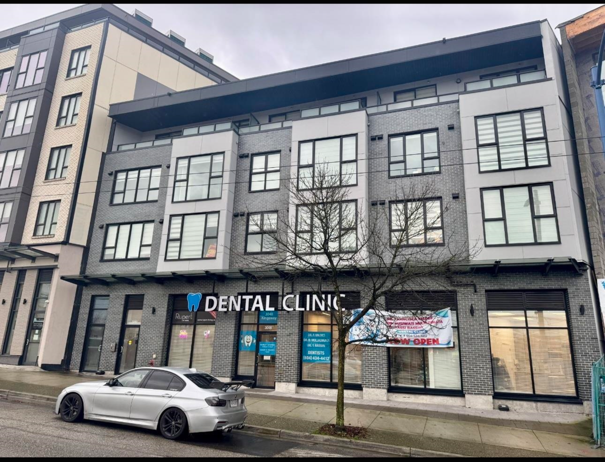 Living Room Photo of 204 3050 Kingsway, Vancouver, BC
