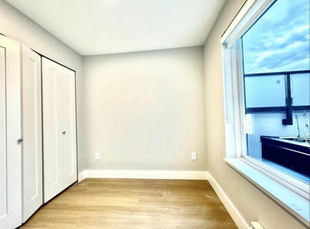 Walk-In Closet Photo of 204 3050 Kingsway, Vancouver, BC