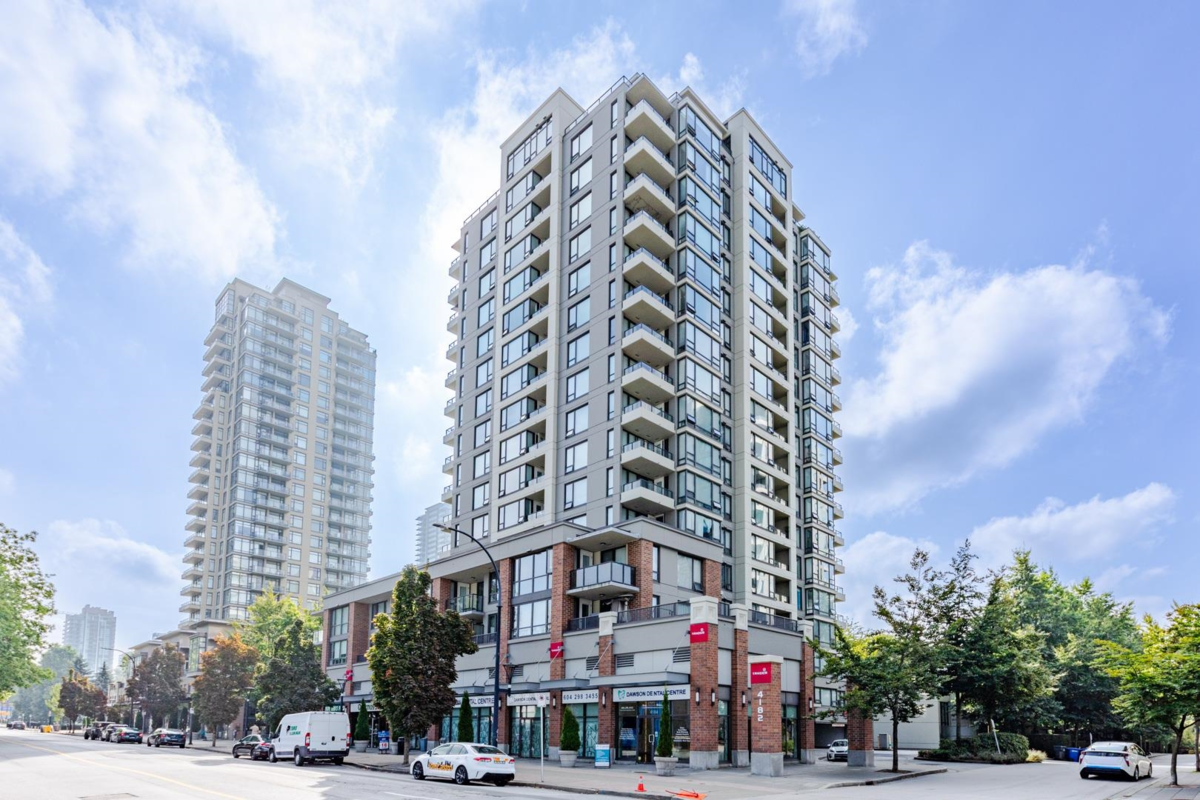 Exterior Front Photo of 1602 4182 Dawson Street, Burnaby, BC