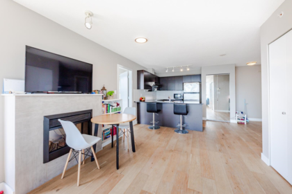 1602 4182 Dawson Street, Burnaby, BC, Burnaby — Apartment/Condo for sale