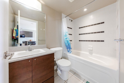 Entry Foyer Photo of 1602 4182 Dawson Street, Burnaby, BC