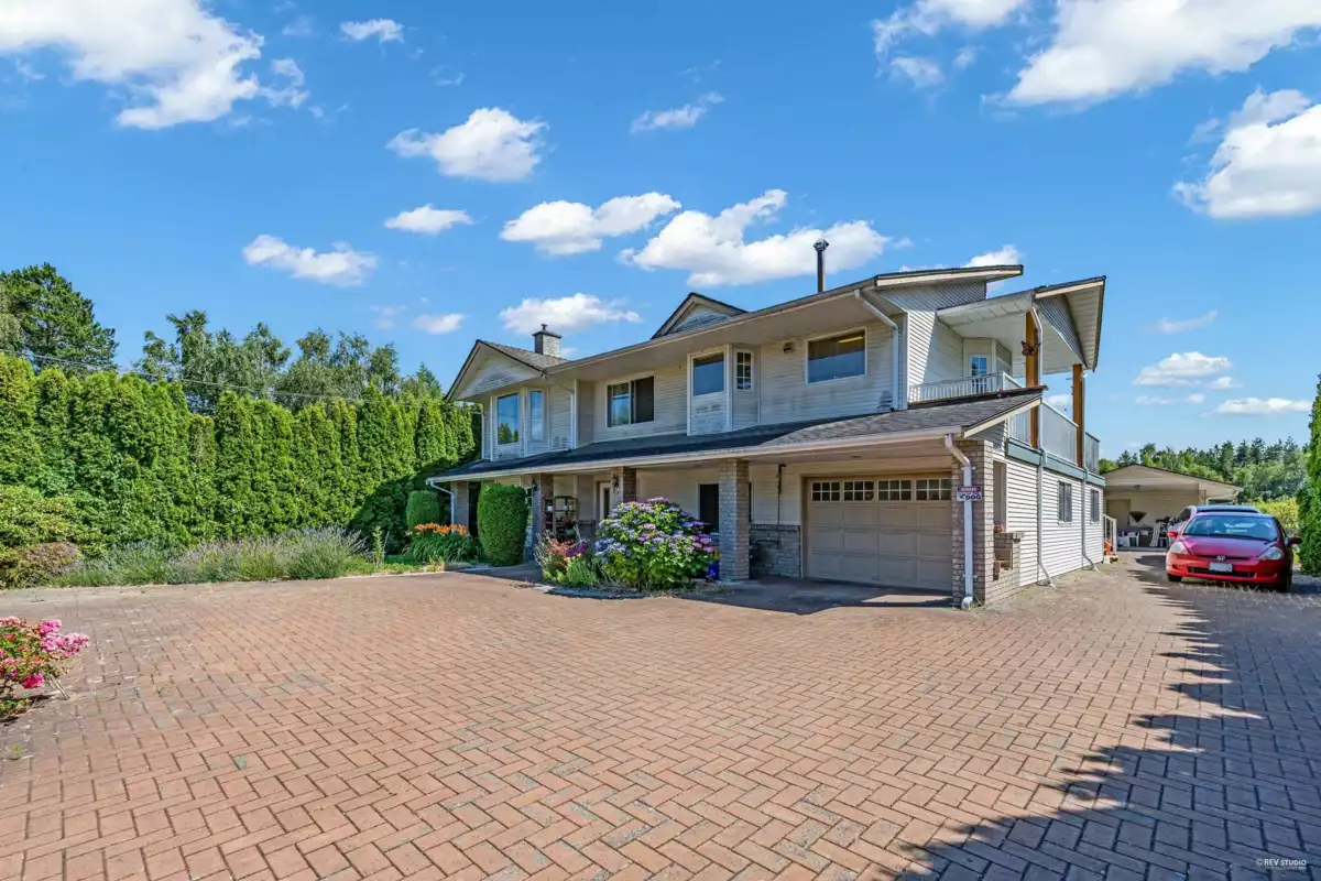 Dining Area Photo of 10560 Granville Avenue, Richmond, BC
