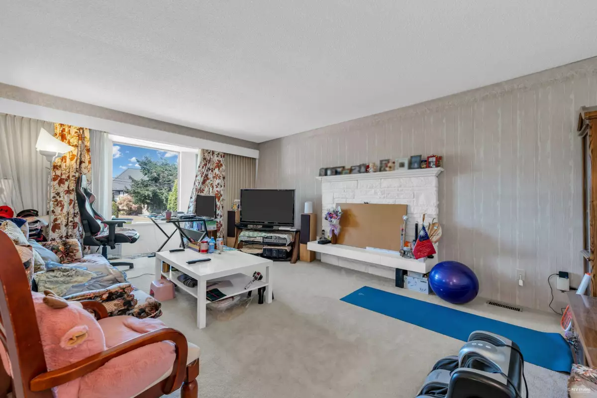 Pantry Photo of 10560 Granville Avenue, Richmond, BC