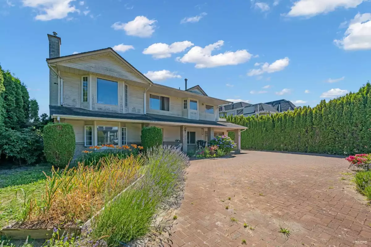 Powder Room Photo of 10560 Granville Avenue, Richmond, BC