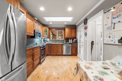 Primary Bedroom Photo of 317 Gloucester Court, Coquitlam, BC