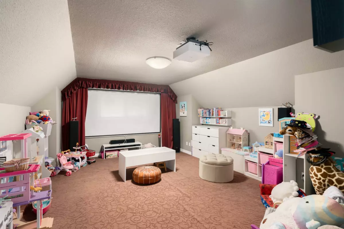 Backyard Photo of 6811 Juniper Drive, Richmond, BC