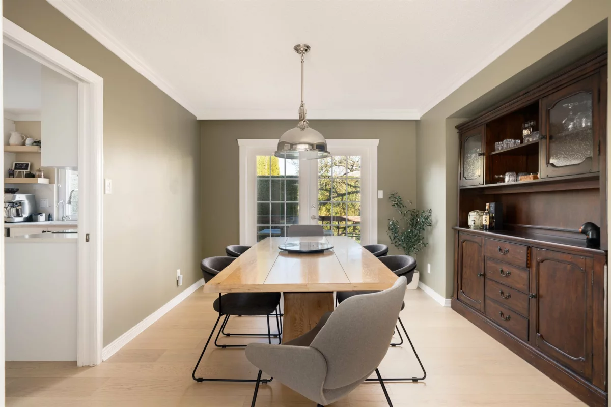 Breakfast Nook Photo of 6811 Juniper Drive, Richmond, BC