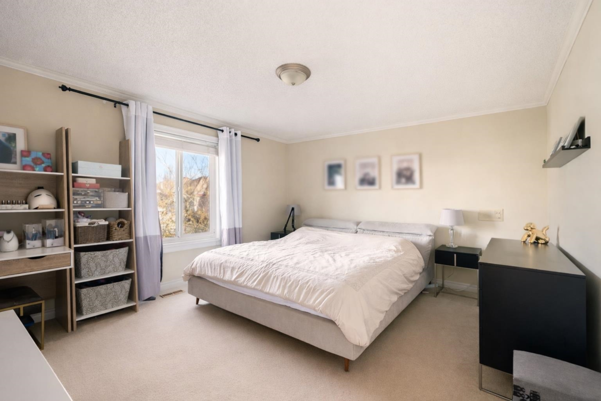 Entry Foyer Photo of 6811 Juniper Drive, Richmond, BC