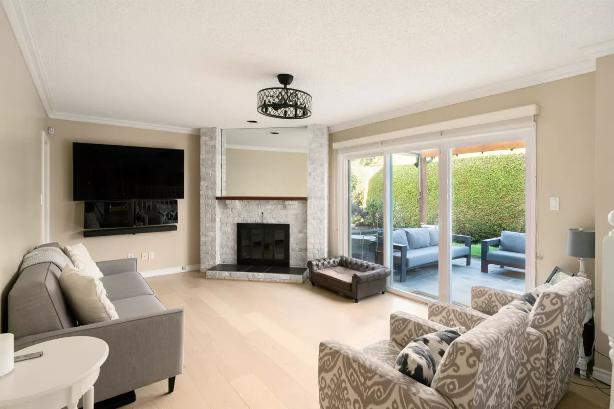 Powder Room Photo of 6811 Juniper Drive, Richmond, BC