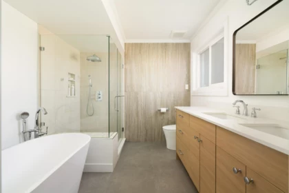 Hallway Photo of 6811 Juniper Drive, Richmond, BC