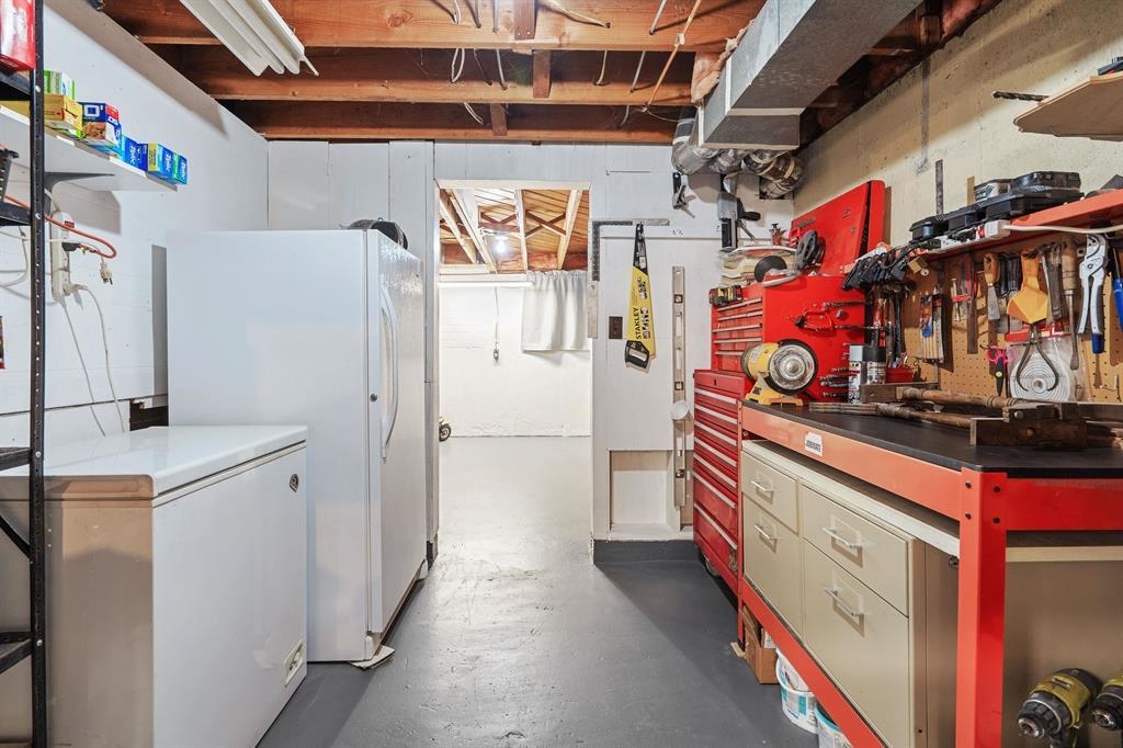 Basement Recreation Room Photo of 8668 Coventry Place, Chilliwack, BC