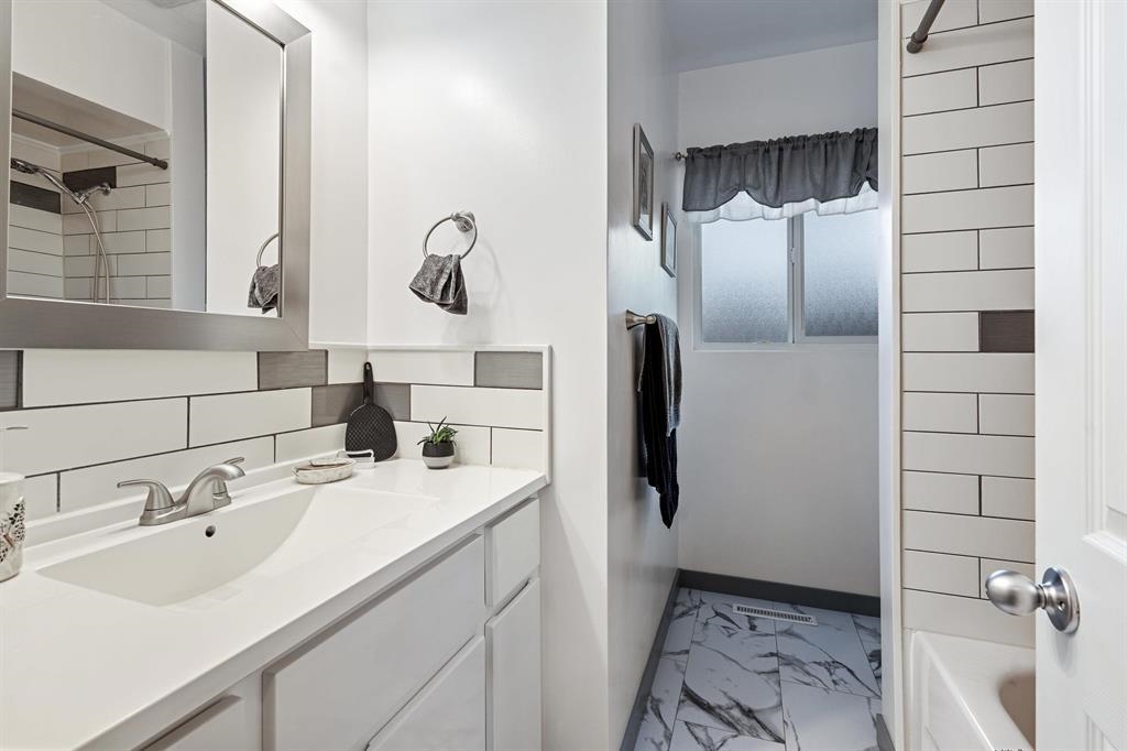 Guest Bathroom Photo of 8668 Coventry Place, Chilliwack, BC