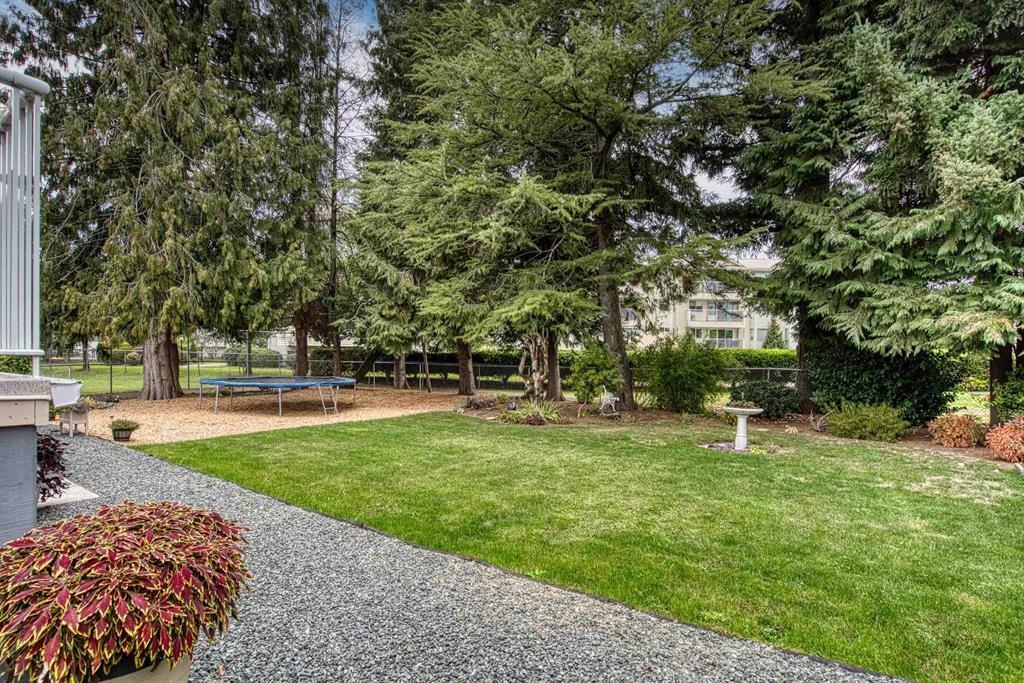 Swimming Pool Photo of 8668 Coventry Place, Chilliwack, BC