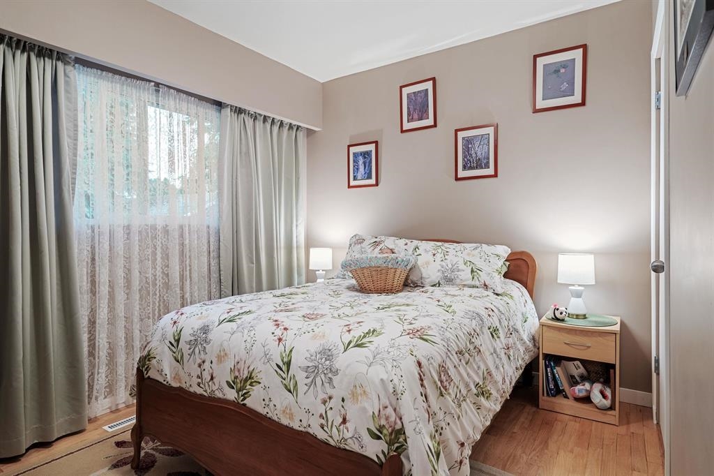 Walk-In Closet Photo of 8668 Coventry Place, Chilliwack, BC