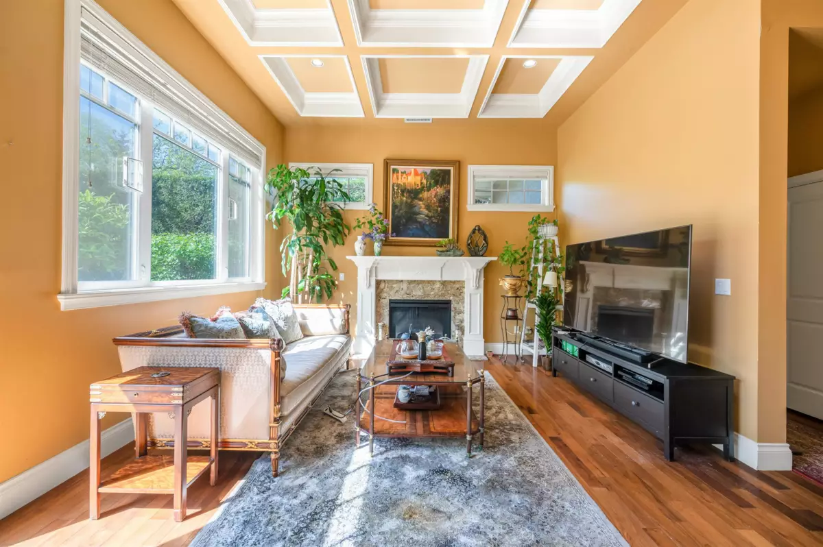 Breakfast Nook Photo of 6261 Adera Street, Vancouver, BC