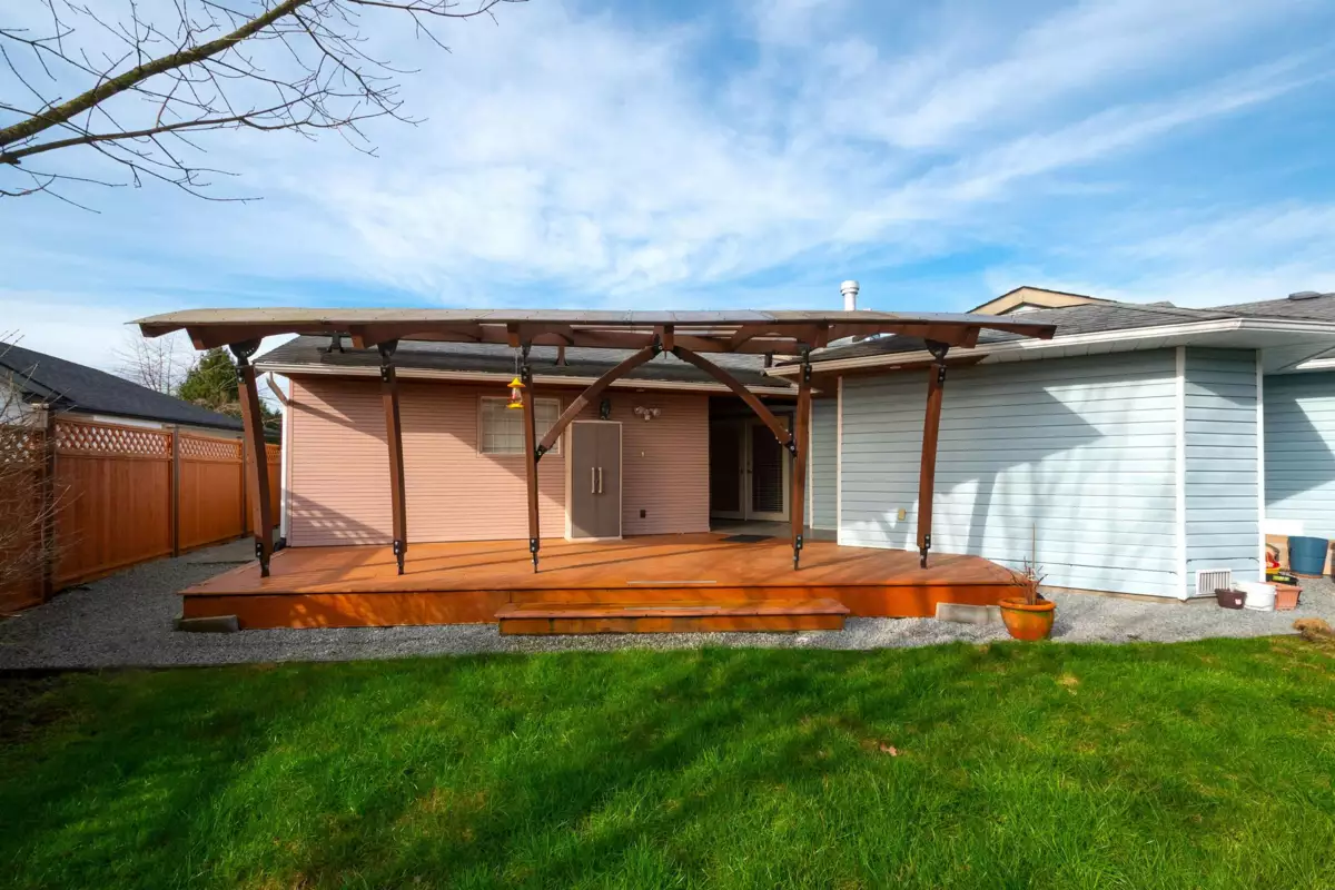 Front Yard Photo of 23364 117b Avenue, Maple Ridge, BC