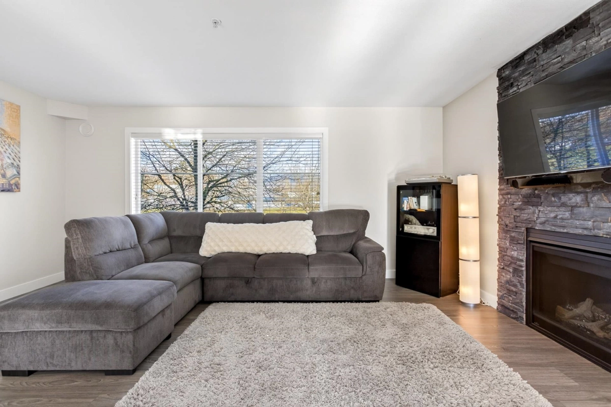 Dining Area Photo of 20 2488 Pitt River Road, Port Coquitlam, BC