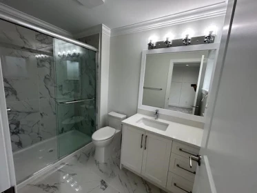 Primary Bathroom Photo of 24308 101a Avenue, Maple Ridge, BC