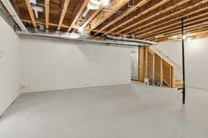 Hallway Photo of 3039 Brigette Street, Abbotsford, BC