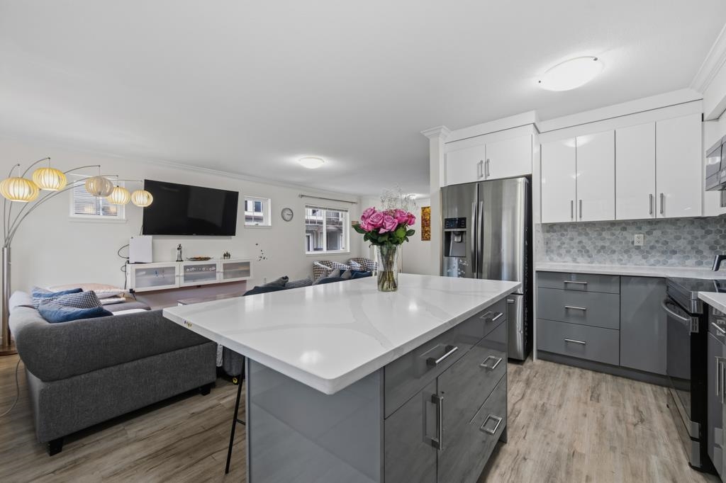 Guest Bathroom Photo of 18 8255 120a Street, Surrey, BC