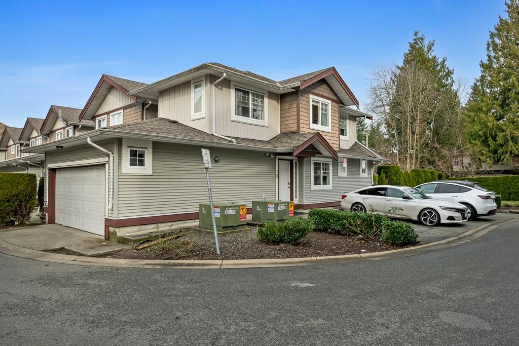 Living Room Photo of 18 8255 120a Street, Surrey, BC