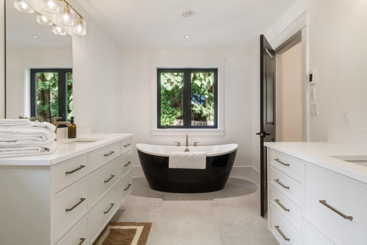 Laundry Room Photo of 1232 Wellington Drive, North Vancouver, BC