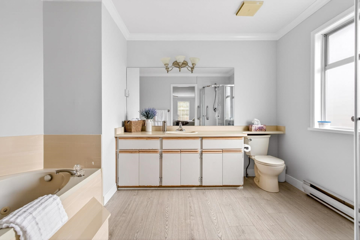 Powder Room Photo of 12724 28 Avenue, Surrey, BC