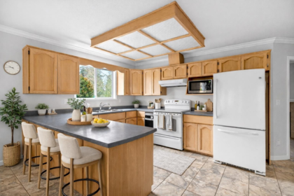 Kitchen Photo of 12724 28 Avenue, Surrey, BC