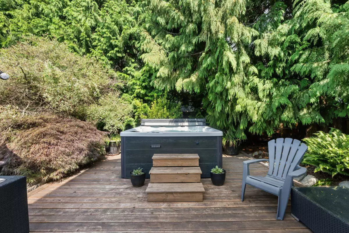 Front Yard Photo of 6185 170a Street, Surrey, BC