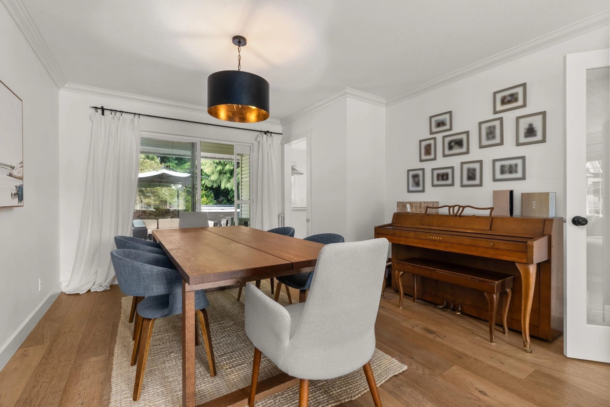 Kitchen Photo of 6185 170a Street, Surrey, BC