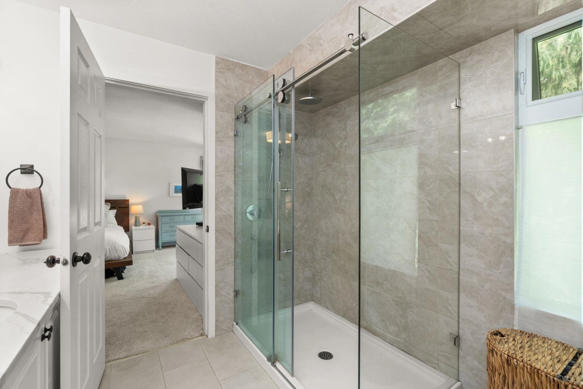 Laundry Room Photo of 6185 170a Street, Surrey, BC