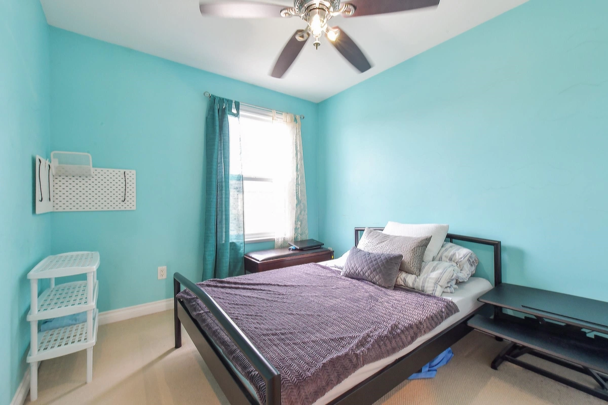 Basement Recreation Room Photo of 18043 70 Avenue, Surrey, BC