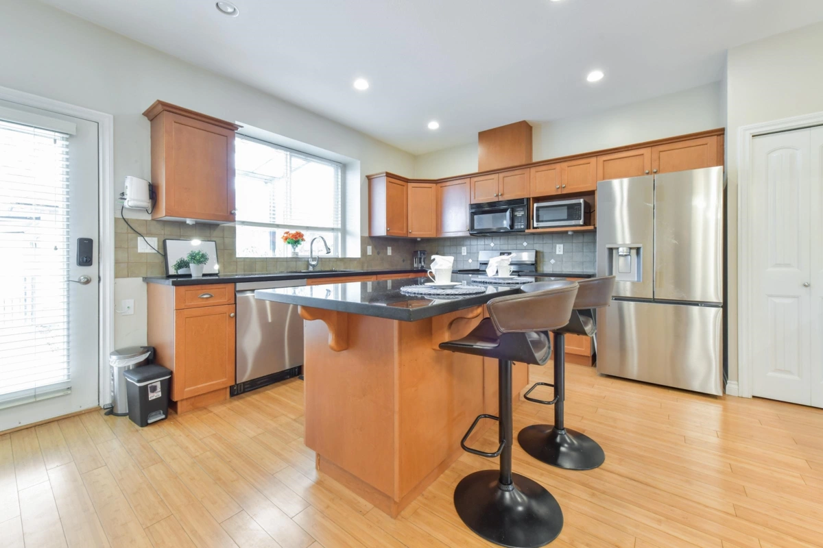 Breakfast Nook Photo of 18043 70 Avenue, Surrey, BC