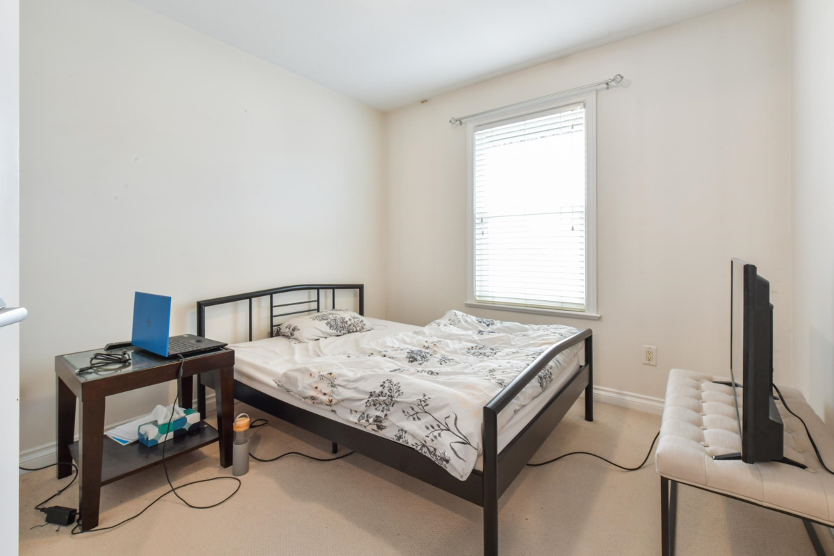 Mudroom Photo of 18043 70 Avenue, Surrey, BC