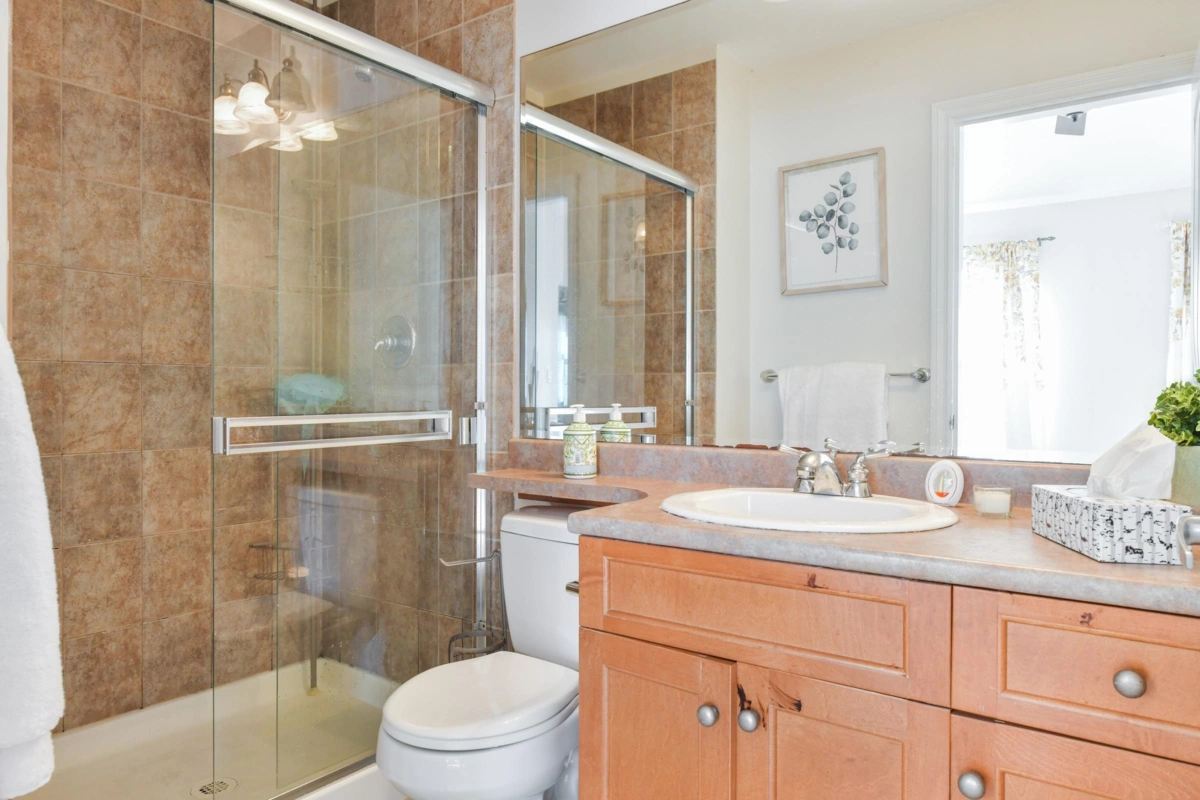 Office / Den Photo of 18043 70 Avenue, Surrey, BC