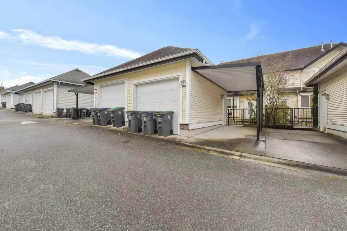 Staircase Photo of 18043 70 Avenue, Surrey, BC