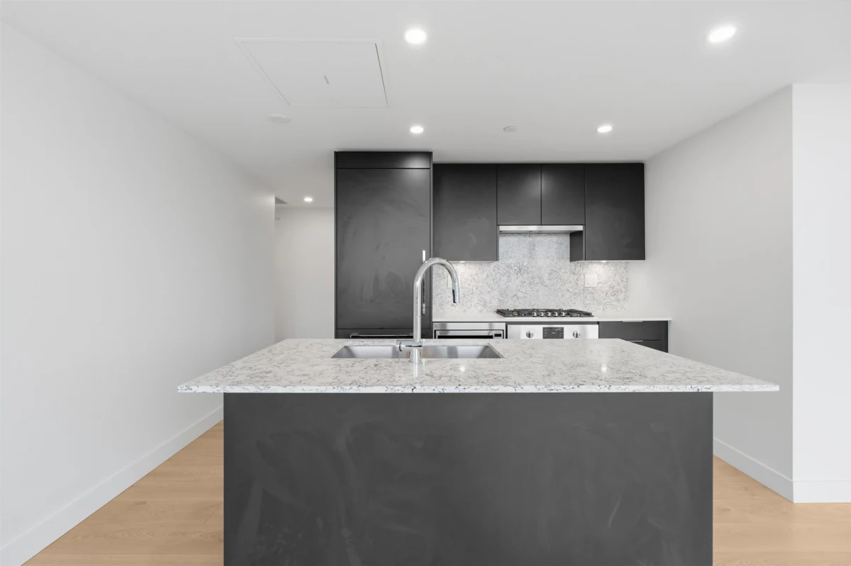 Kitchen Island Photo of 1309 901 Lougheed Highway, Coquitlam, BC