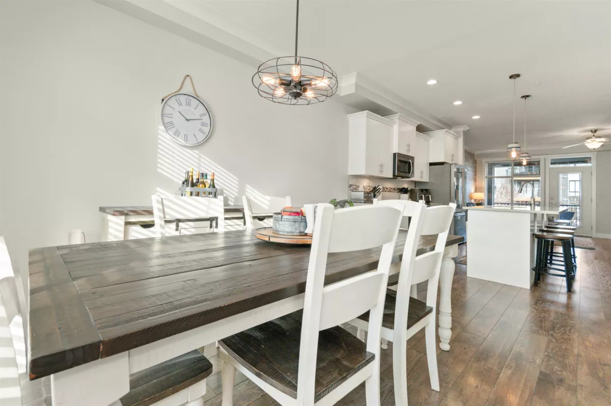 Breakfast Nook Photo of 33 5469 Chinook Street, Chilliwack, BC