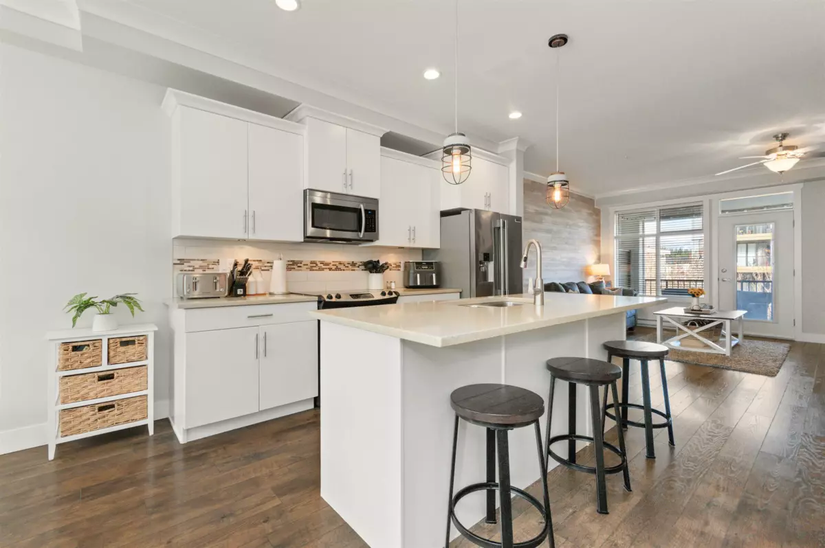 Dining Area Photo of 33 5469 Chinook Street, Chilliwack, BC