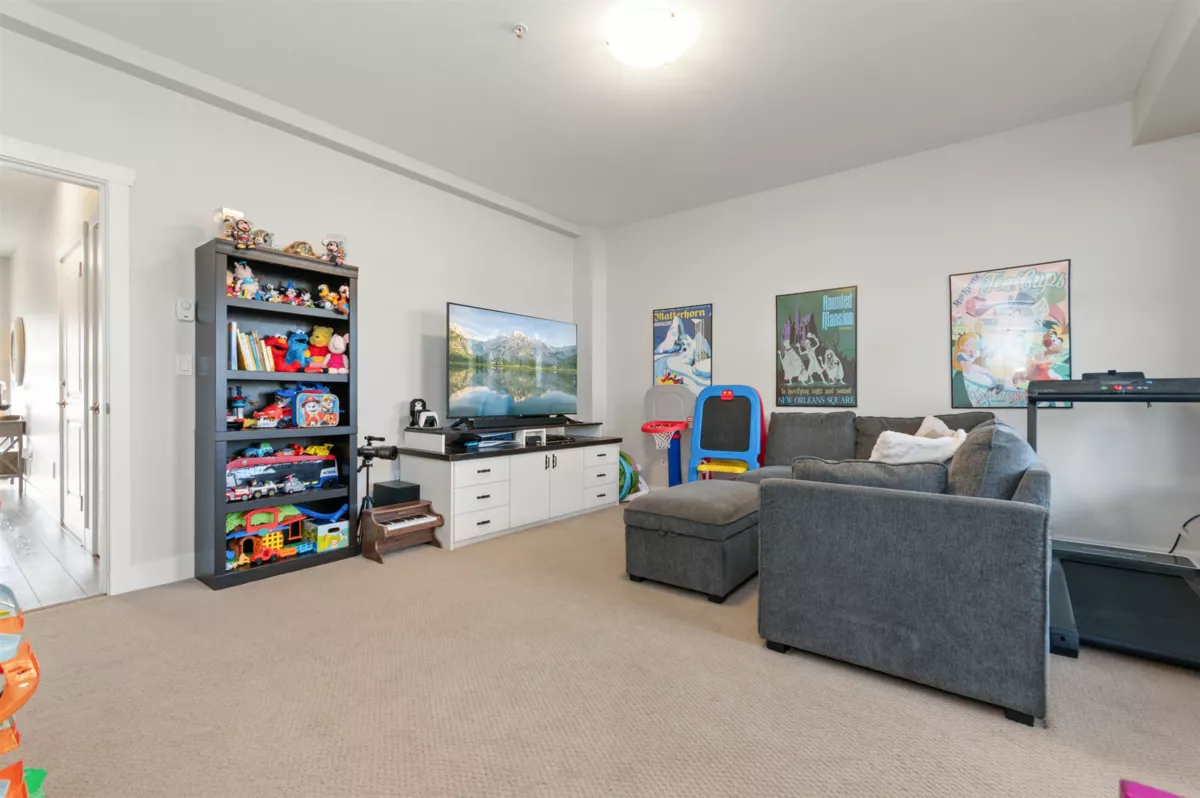 Outdoor Deck Photo of 33 5469 Chinook Street, Chilliwack, BC