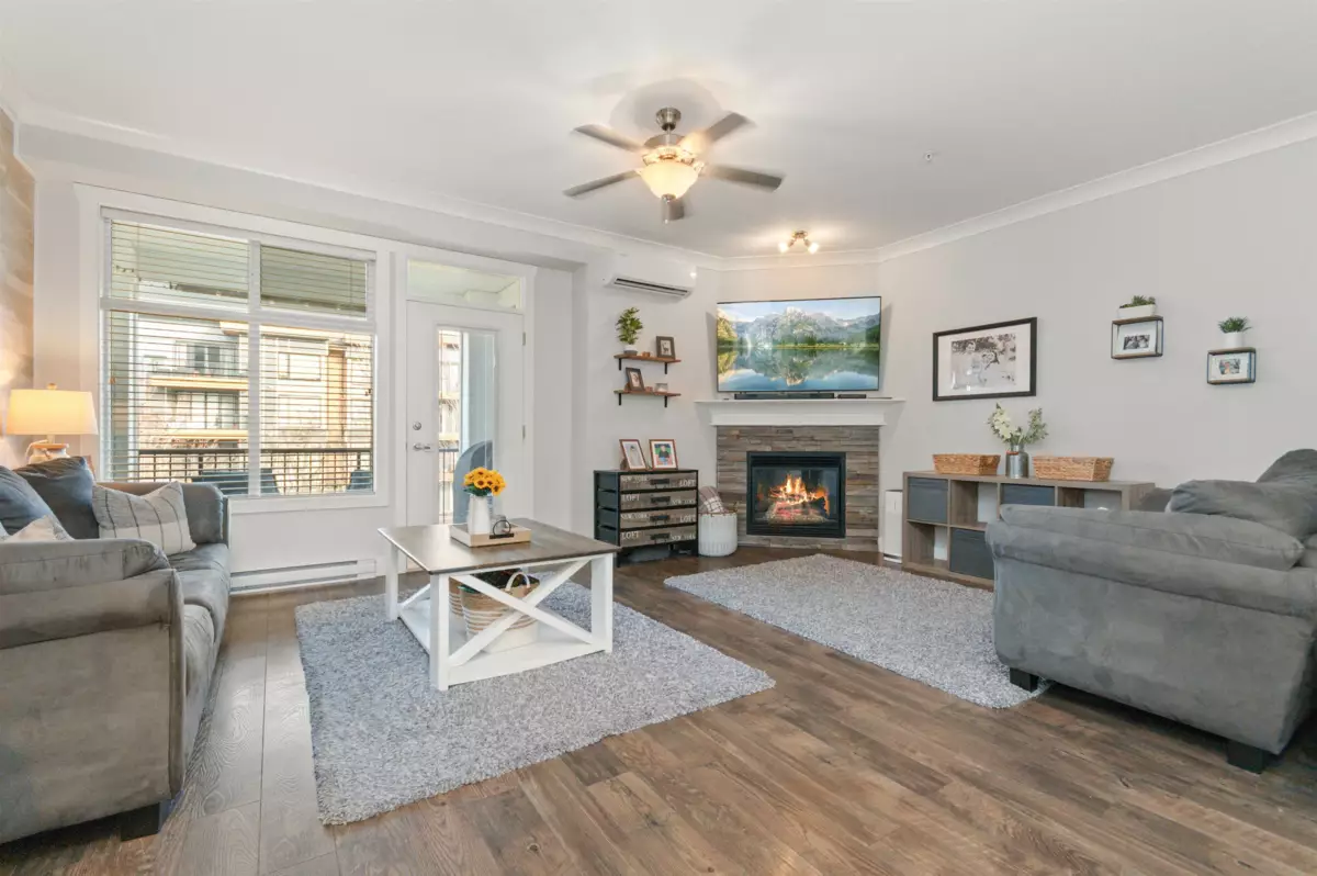 Walk-In Closet Photo of 33 5469 Chinook Street, Chilliwack, BC